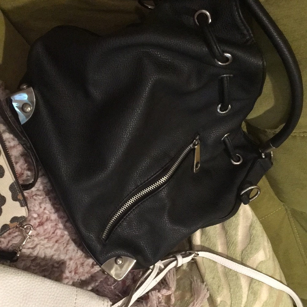 Handbags - Picture 3 of 3